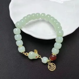 New Chinese Style Jade Rabbit Charm Bracelet, Emerald Green Resin Bead Elastic String with Gold Fo Fu Medallion, Zodiac Rabbit Lucky Gift for Women