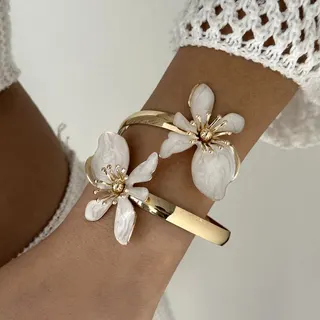 Elegant Pink Flower Bracelet for Women, 18K Gold Plated Alloy Open Bangle with Enamel Petal & Bead Center, French Vintage Jewelry Gift