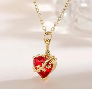 Gold Plated Red Heart Necklace for Women, Vintage Vine-Wrapped Heart Pendant Clavicle Chain, Copper 18K Gold Electroplated, Valentine's Day Gift, 38+7cm Adjustable
