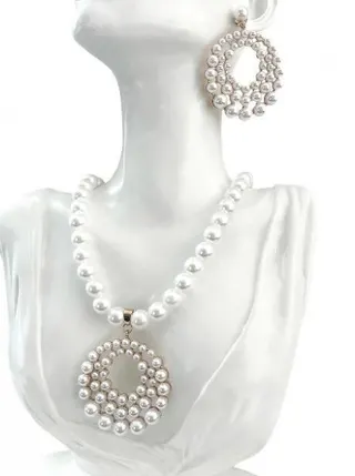 Pearl Necklace and Earrings Set, French Vintage Round Hollow Pendant, Alloy Gold-Plated Imitation Pearl Jewelry for Wedding Party, 5.8x4.5cm