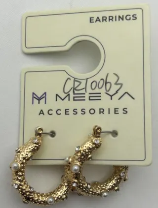 Gold Hoop Earrings for Women - 18K Gold Plated Alloy with Pearl & Crystal Accents, Vintage C-Shaped Hoop Earrings, Hypoallergenic Face-Slimming Jewelry
