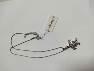Turtle Necklace for Women, Rhinestone Inlaid Sea Turtle Pendant on Snake Chain, Silver Plated Alloy Adjustable Lariat 40+5cm