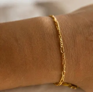 18K Gold Plated Figaro Chain Bracelet for Women, 3mm Stainless Steel Fine Chain, Hypoallergenic Tarnish-Free, Adjustable 20+5cm, Gold Stacking Bangle