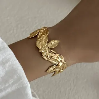 Vintage Olive Branch Cuff Bracelet for Women, Stainless Steel Gold Plated Leaf Relief Bangle, Hypoallergenic Tarnish-Free Open Cuff, 6.0cm