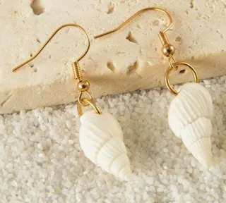 Bohemian Cowrie Shell Drop Earrings, White Resin Shell + Gold Alloy 18K Plated, Beach Vacation Jewelry 5x4cm, Pair