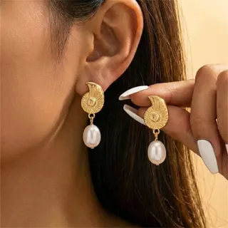 Vintage Conch Shell Pearl Drop Earrings, 18K Gold Plated Alloy, Summer Beach Jewelry, Elegant Dangle Earrings for Women