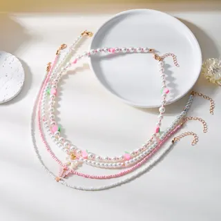 Strawberry Necklace Set 4pcs - Sweet Girl Style Imitation Pearl Beaded Chain with 3D Clay Strawberry Charm, Red Seed Bead Braided Layered Necklaces, Gold-Plated Alloy Clasp, Adjustable Length, Japanese Cute Jewelry for Women Girls