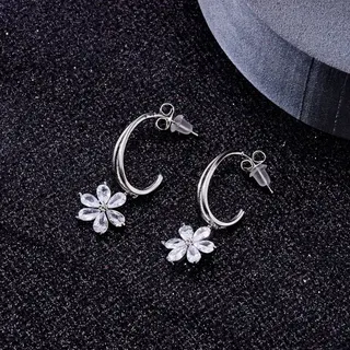 French Vintage Daisy Flower Earrings - 18K Gold Plated Copper with Cubic Zirconia Petals, Sweet Dangle Hoop Earrings for Women