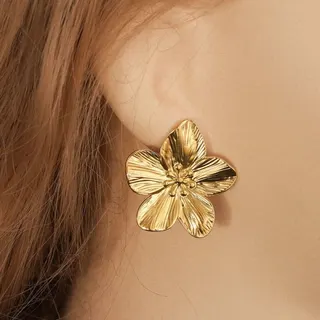 Gold Five-Petal Flower Stud Earrings, 18K Gold Plated Alloy, 3x3cm 3D Textured Petal Design, Elegant Vintage Floral Ear Studs for Women