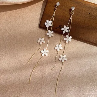 French Vintage White Flower Tassel Earrings, Gold Long Dangle Drop Earrings with Rhinestone, Lightweight Resin Floral Ear Jewelry for Women, Pair