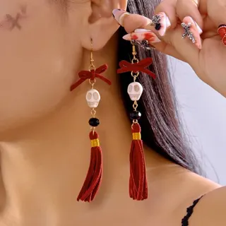 Halloween Skull Tassel Earrings, Hot Pink Bow Sweet-Cool Y2K Long Dangle Earrings, Alloy Enamel Skull Party Jewelry, 3.5x11.5cm