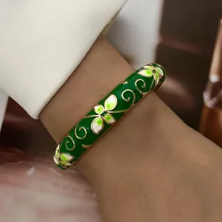 Vintage Enamel Bangle Bracelet for Women - Green & White Spiral Twist with Rhinestone Accents, 18K Gold Plated Alloy, Approx 6cm