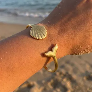 Ocean Shell & Fish Tail Open Bangle, 18K Gold Plated Stainless Steel Bracelet, Hypoallergenic Beach Vacation Jewelry for Women