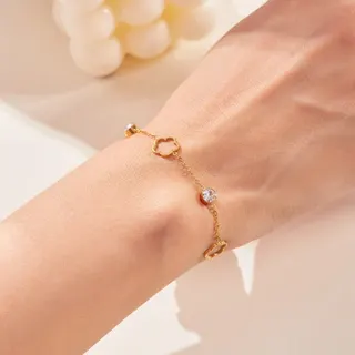 Gold Stainless Steel Flower Petal Bracelet for Women, 18K Gold Plated Delicate Chain with Cubic Zirconia, Adjustable 16.5+5cm, Hypoallergenic Tarnish-Free Gift Jewelry
