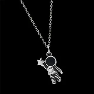 Astronaut Star Catcher Necklace - Hip Hop Metal Pendant Chain, Creative Star Space Design, 45cm Silver Plated, Unisex Gift Jewelry