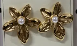 Vintage Floral Pearl Earrings - 18K Gold Plated Alloy Five-Petal Flower Studs, Elegant Luxury Women's Jewelry