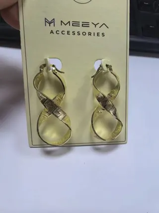 MEEYA Geometric Cross Hoop Earrings, Gold-Plated Alloy Infinity Design, Lightweight Minimalist Jewelry for Women