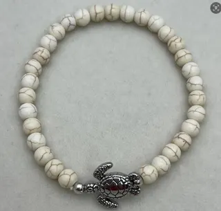 Ocean Turtle Charm Beaded Bracelet, White Cracked Stone Beads 8mm, Alloy Silver Turtle Pendant with Red Accent, Boho Retro Women's Jewelry