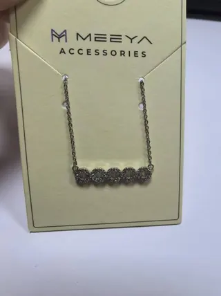MEEYA Alloy Necklace for Women, Five Stone Bar Choker with Micro-Pavé Cubic Zirconia, Tarnish-Free Plated Delicate Collarbone Chain, Minimalist Everyday Jewelry Gift