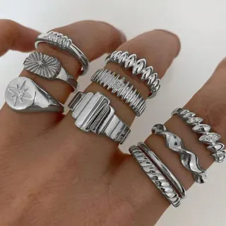 10 Pcs Eight-Point Star Diamond Ring Set, 18K Gold Plated Alloy with Rhinestone, Vintage Stackable Rings for Women