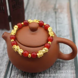 Five Pixiu Red Agate Crystal Bead Bracelet - Gold-Plated Alloy Lucky Charm Turnaround Bead Hand Chain, Feng Shui Wealth & Protection Gift for Chinese New Year