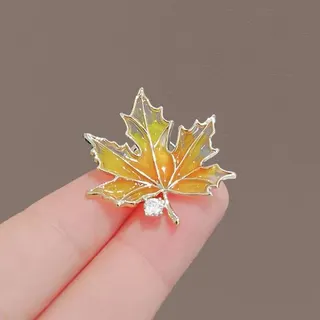 Enamel Maple Leaf Brooch, Metal Autumn Leaf Pin with Crystal Accent, Vintage Fashion Lapel Brooch for Coat Blazer, Approx 3cm