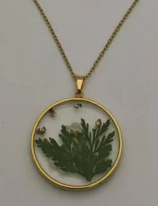 Vintage Botanical Specimen Necklace, 18K Gold Plated Alloy Round Pendant with Pressed Green Leaf, Boho Nature Style Clavicle Chain for Women