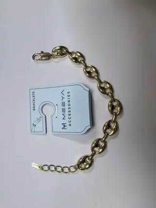 Gold Chain Bracelet for Women - 18K Gold Plated Alloy, Oval Link Minimalist Stackable Bracelet with Lobster Clasp & Extender Chain