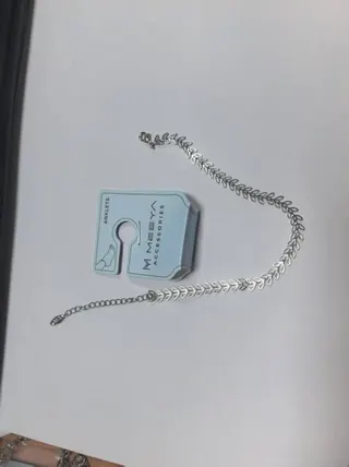 Silver Alloy Anklet for Women - Leaf & Chain Link Beach Ankle Bracelet, Hypoallergenic Plated, Minimalist Summer Jewelry