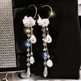 White Floral Long Crystal Pearl Tassel Hoop Earrings, Gold-Plated Alloy French Vintage Dangle Earrings for Women, Wedding Party Jewelry (Pair)
