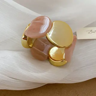 Luxury Minimalist Acrylic Bangle Bracelet - Cream White & 18K Gold Plated Geometric Splice, Elastic Stretch Wide Cuff, Marble Texture High-Gloss Finish, Women's Stackable Jewelry