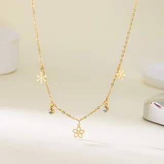 Stainless Steel Flower Pendant Necklace for Women, 18K Gold Plated Hollow Petal Charm with Cubic Zirconia, Adjustable 40+5cm Delicate Clavicle Chain, Hypoallergenic Tarnish-Free