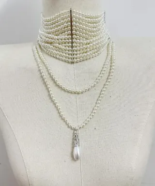 Vintage Multi-Strand Pearl Necklace with Teardrop Dangle Pendant, Imitation Pearl Layered Choker & Long Chain, Elegant Bridal & Everyday Jewelry, White