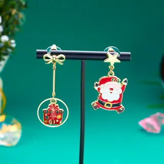 Christmas Earrings for Women Asymmetric Dangle Earrings Santa Claus Star & Gift Box Drop Earrings 18K Gold Plated Alloy Holiday Party Jewelry Gift Set (Pair)
