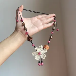 Bohemian Floral Wood Bead Necklace, Handmade Crochet Lace Flower Pendant, Adjustable 45-70cm Ethnic Style Beaded Long Necklace for Women
