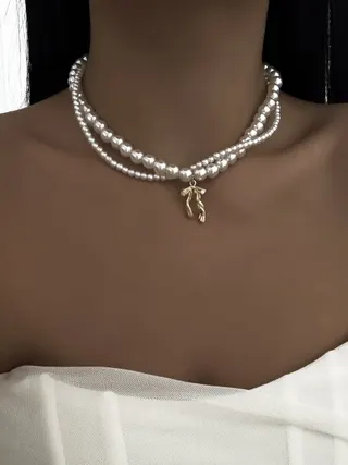 Double Layer Pearl Necklace with Bow Charm, 18K Gold Plated Alloy, Elegant Choker for Women, Wedding & Daily Wear