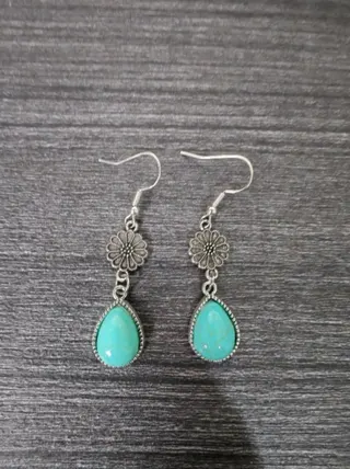 Bohemian Turquoise Drop Earrings - Vintage Floral Hollow Out Dangle Earrings in Alloy & Natural Stone, 8cm Long Tassel Earrings for Women