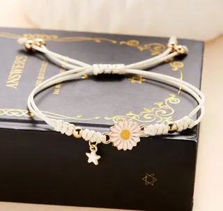 Daisy Flower Braided Bracelet for Women, White Enamel Daisy & Star Charm, Adjustable Cotton Cord Handmade Beaded Bracelet, 16-24cm