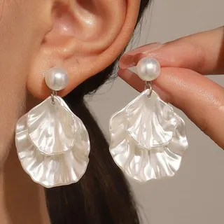 Summer French Vintage Double-Layer Shell Pearl Earrings, Acrylic Carved Dangle Drop Earrings, Lightweight Alloy Electroplated, Beach Vacation Statement Earrings for Women