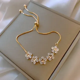 5-Flower Crystal Bracelet for Women, 18K Gold Plated Adjustable Stretch Charm Bracelet with Rhinestone Petal Design, 16-26cm, Elegant Gift for Her