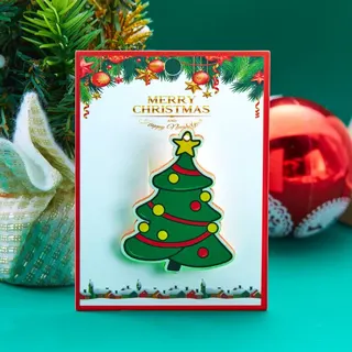Christmas Tree Wooden Brooch Pin, Festive Red Green Gold Enamel-Style Badge, Merry Christmas Gift Accessory with OPP Card Packaging, 4.3x5.2cm